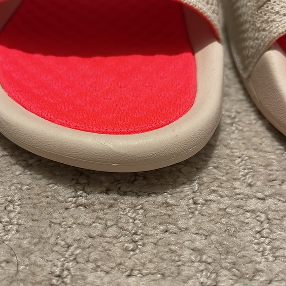 APL Techloom Slides Size 10. Magenta/Beach. New. Without box. - Picture 3 of 7